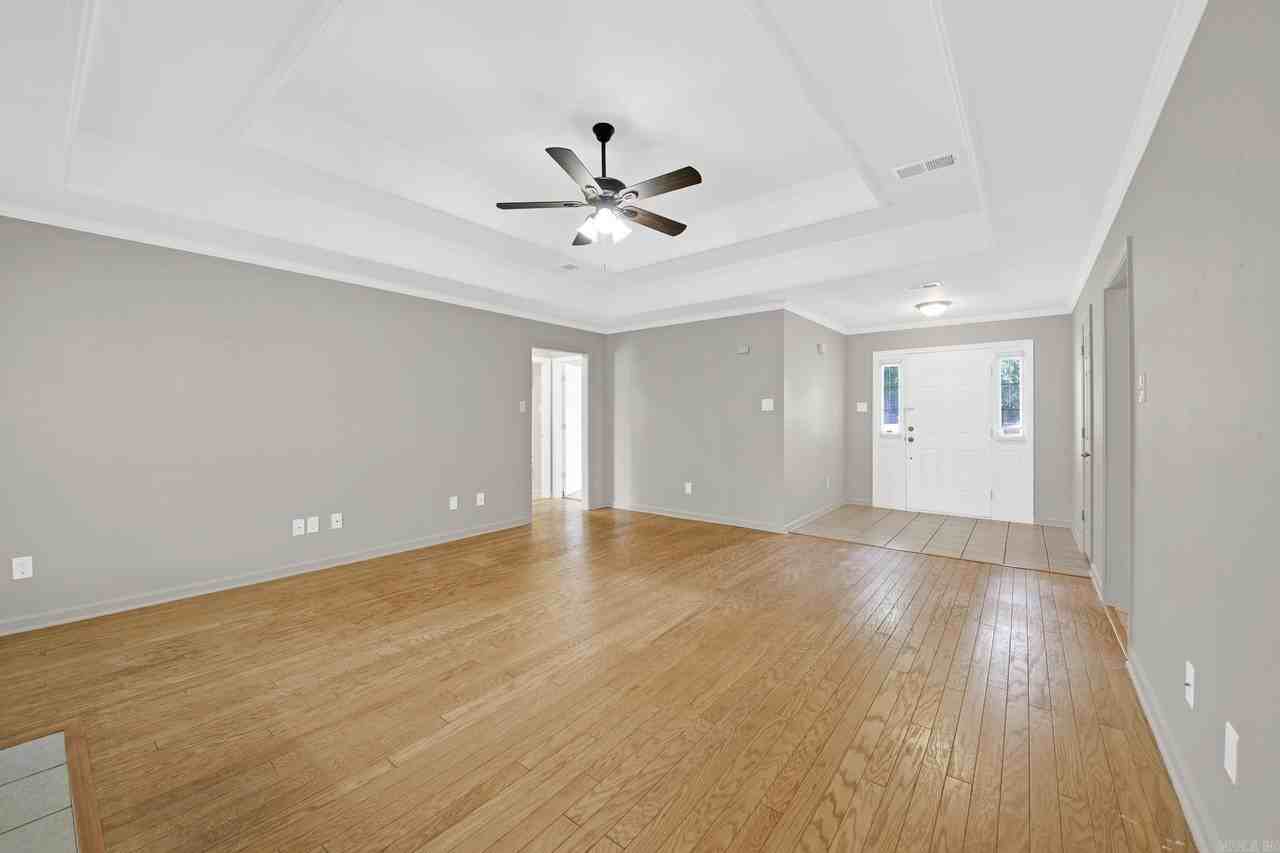 14 Haywood Dr - Photo 7 of 32