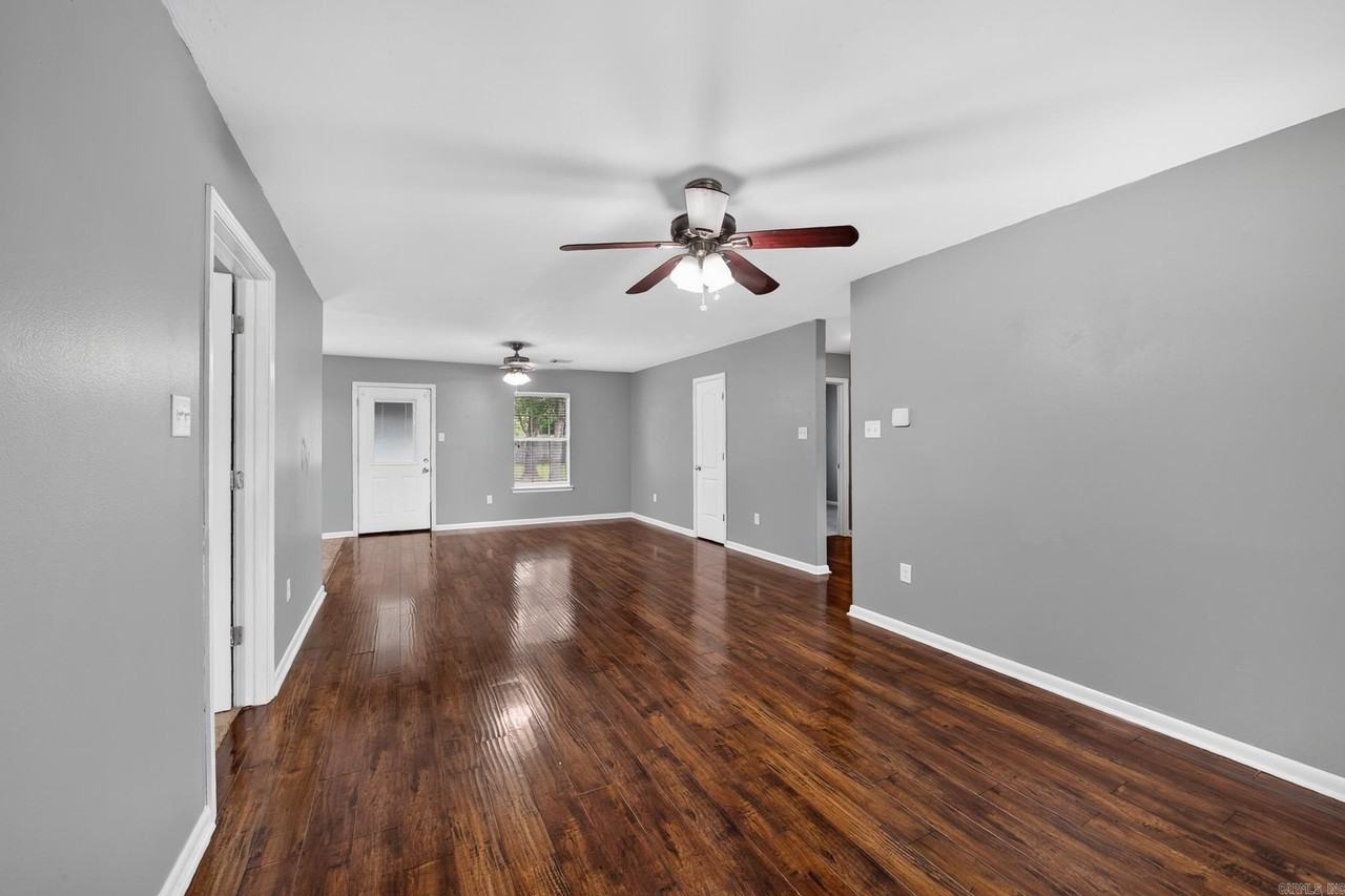 15 Burns Dr - Photo 3 of 34