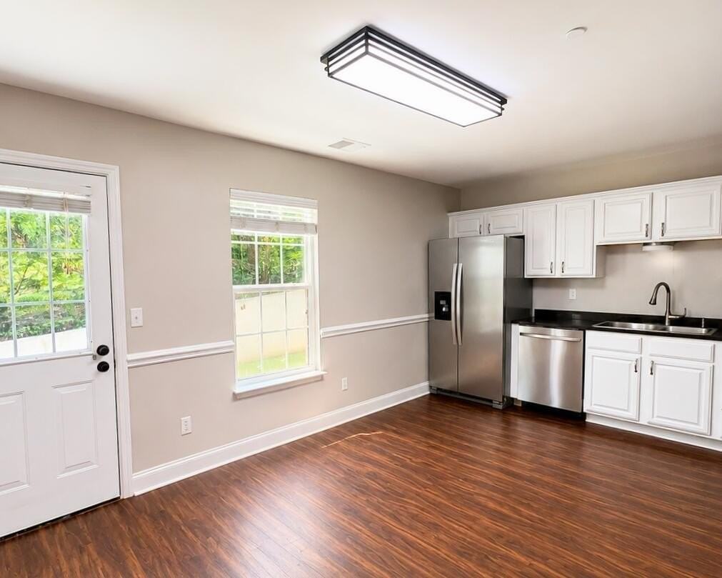 1126 Maple Tree Ln - Photo 3 of 35