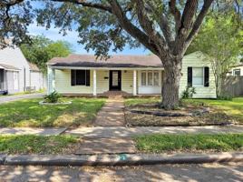 featured image of 329 Foster Dr