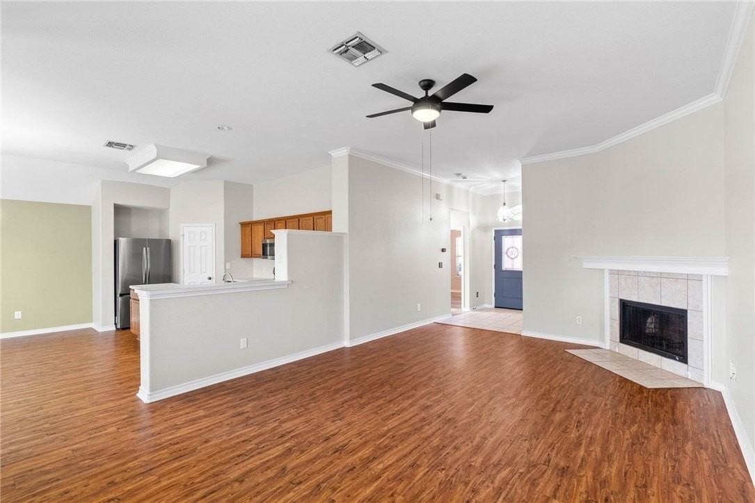 6013 Sutherland Dr - Photo 3 of 15