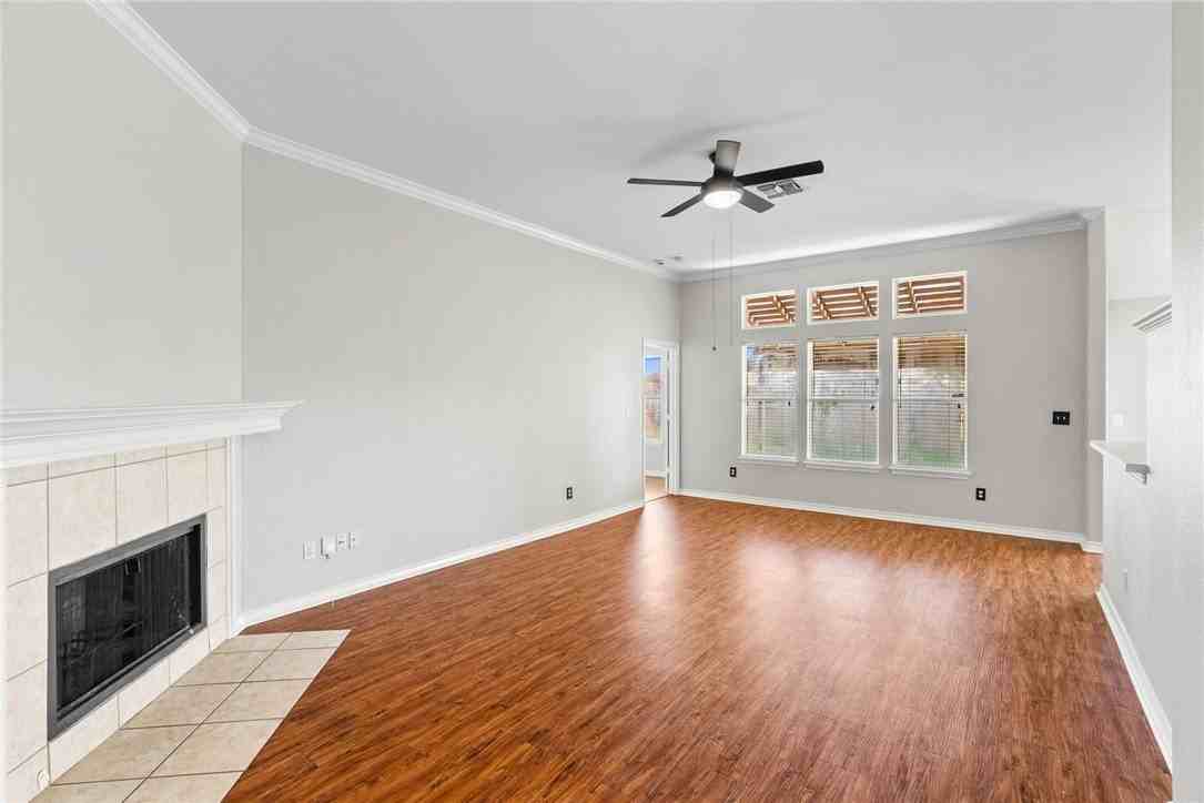 6013 Sutherland Dr - Photo 4 of 15