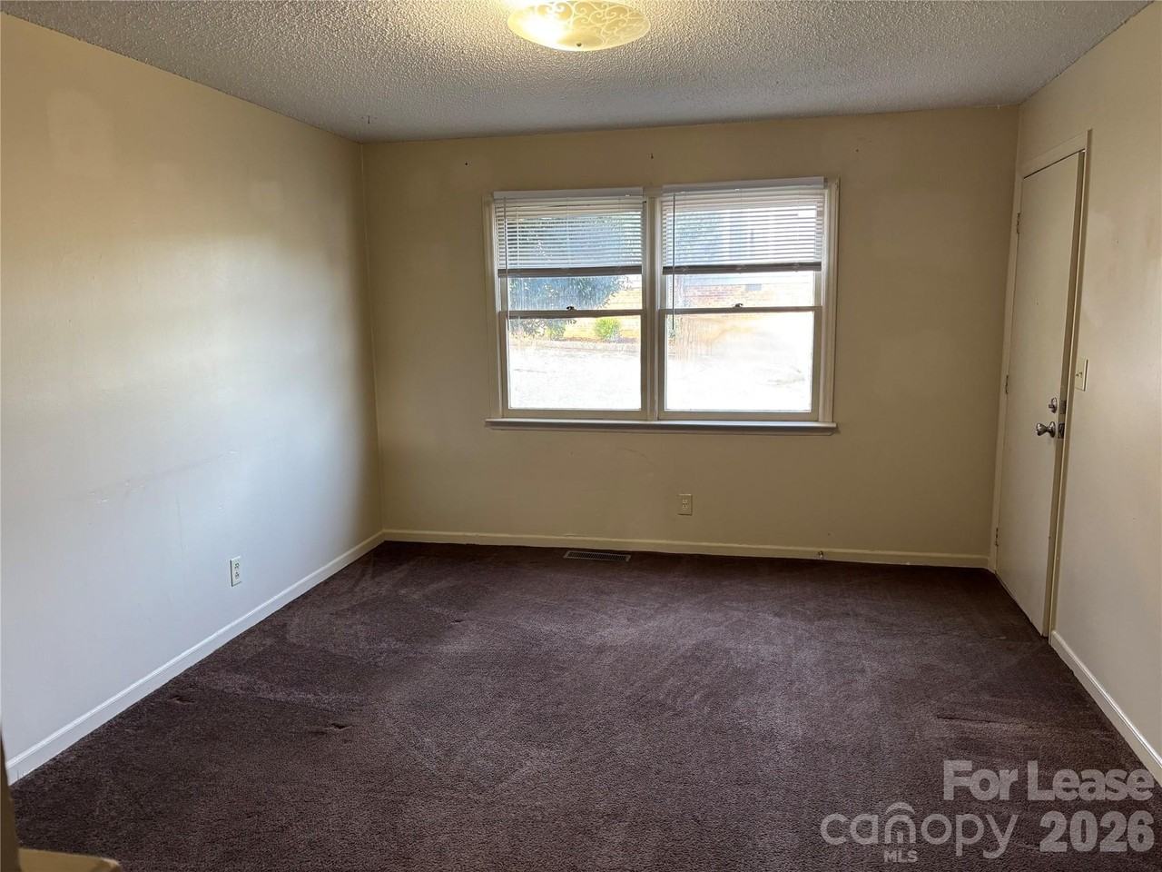121 Massapoag Rd - Photo 3 of 10