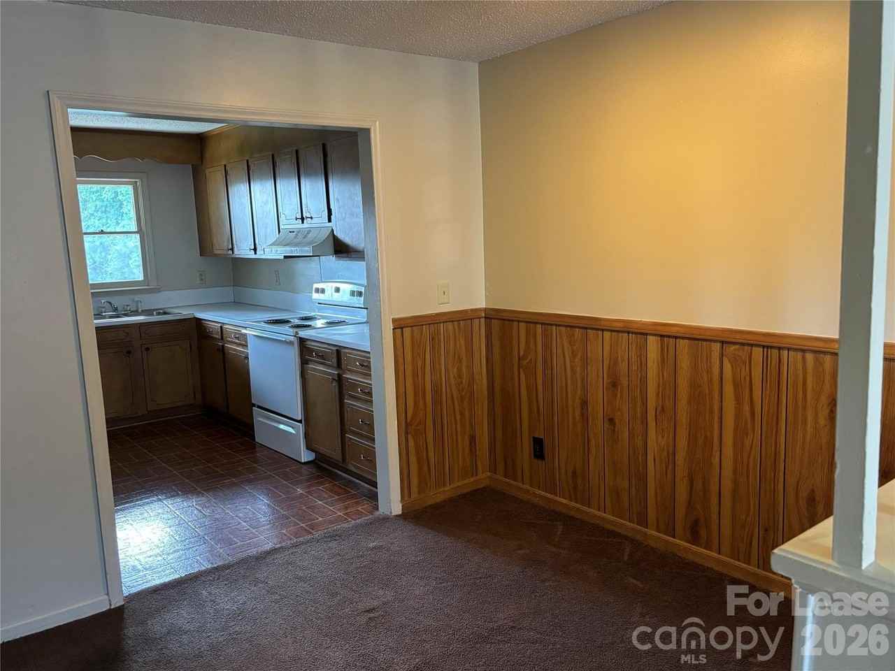 121 Massapoag Rd - Photo 5 of 10