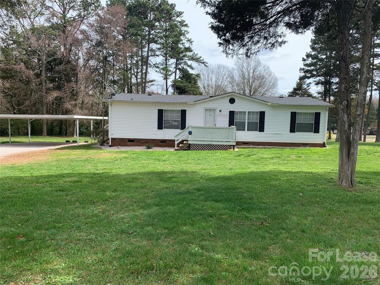 135 Langtree Rd - Photo 2 of 15