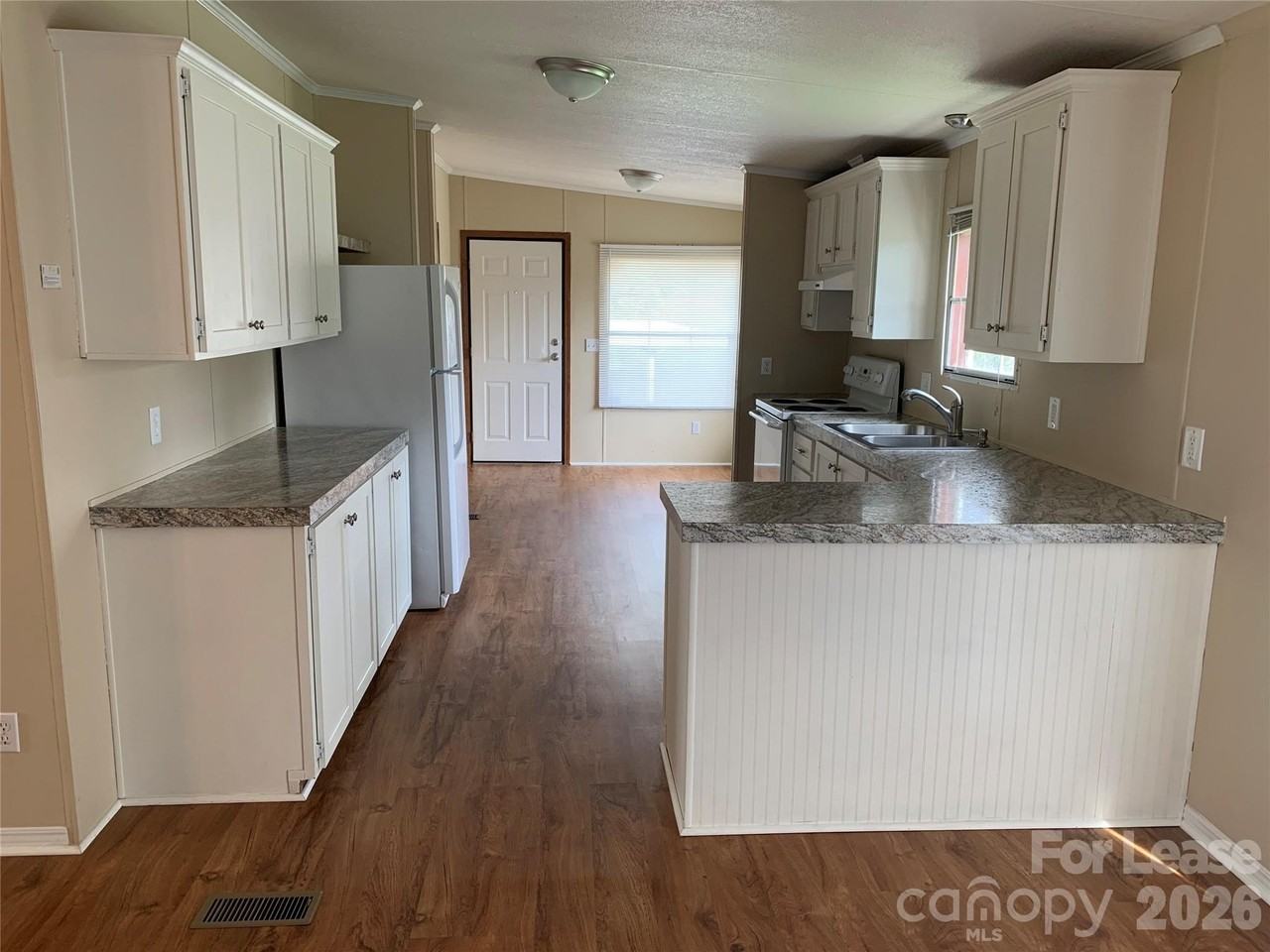 135 Langtree Rd - Photo 5 of 15
