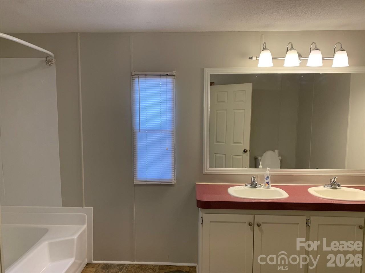 135 Langtree Rd - Photo 7 of 15