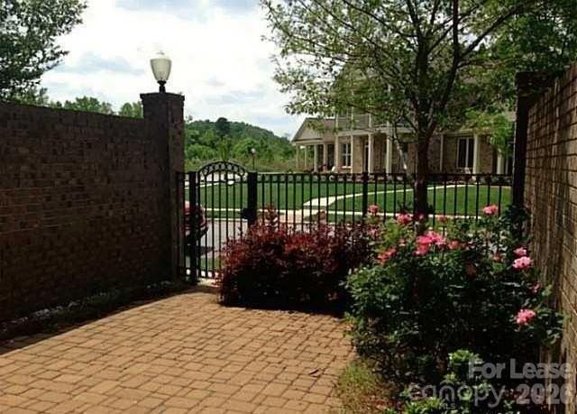 6005 Village Dr Nw - Photo 3 of 26