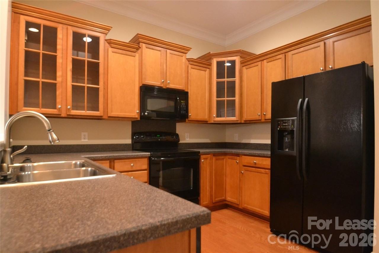 6005 Village Dr Nw - Photo 7 of 26
