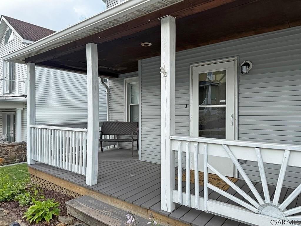 900 Somerset Ave 2nd Fl - Photo 2 of 23