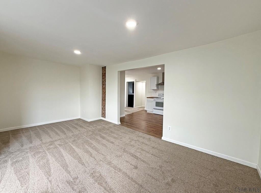 900 Somerset Ave 2nd Fl - Photo 5 of 23
