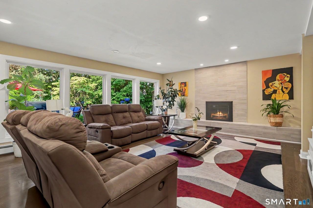 116 Beechwood Ln - Photo 5 of 37