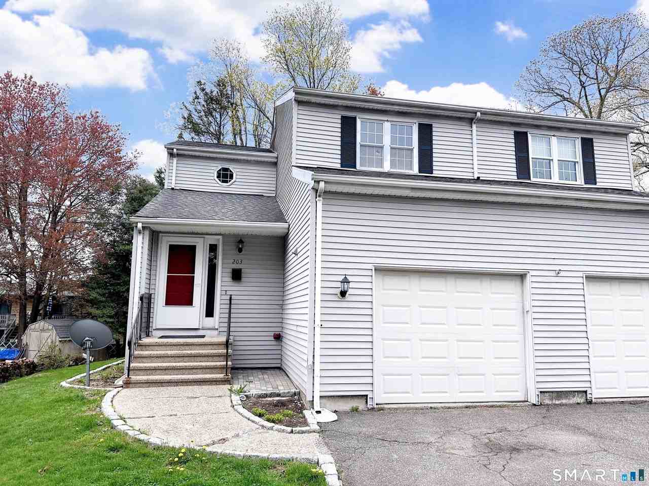 203 Capewell Ave - Photo 3 of 38