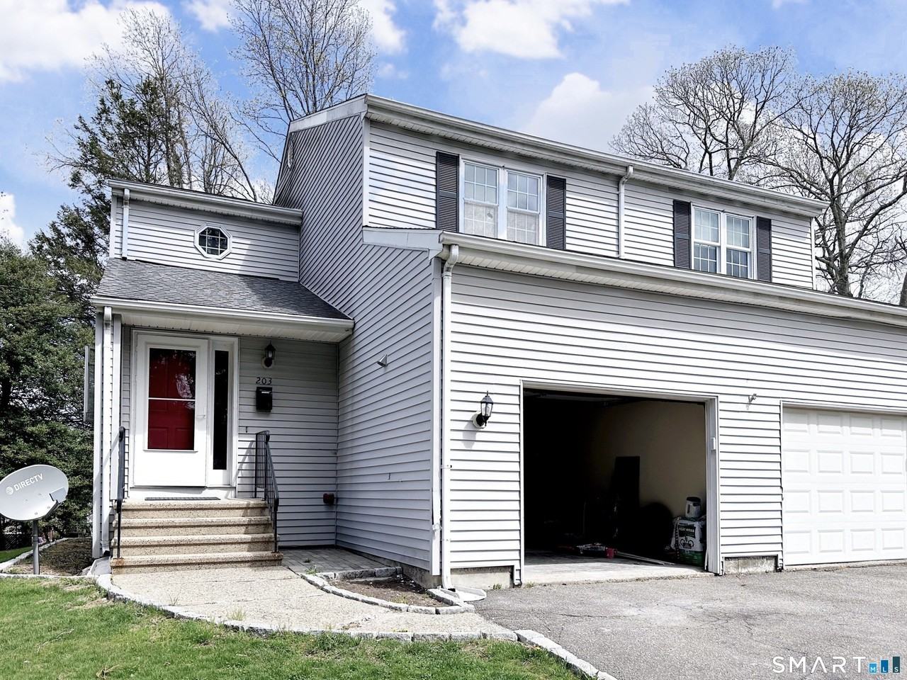 203 Capewell Ave - Photo 6 of 38