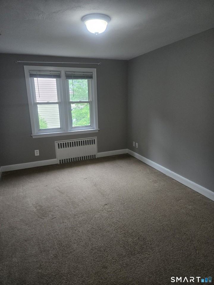 63 Brookfield St - Photo 6 of 11
