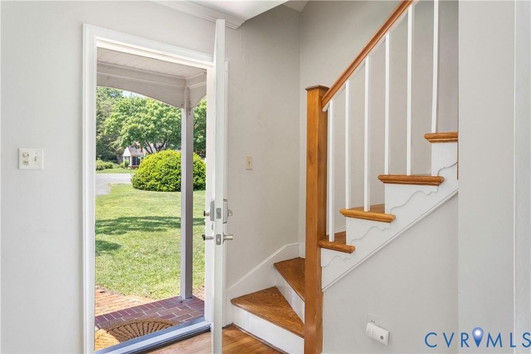6414 Monument Ave - Photo 4 of 31