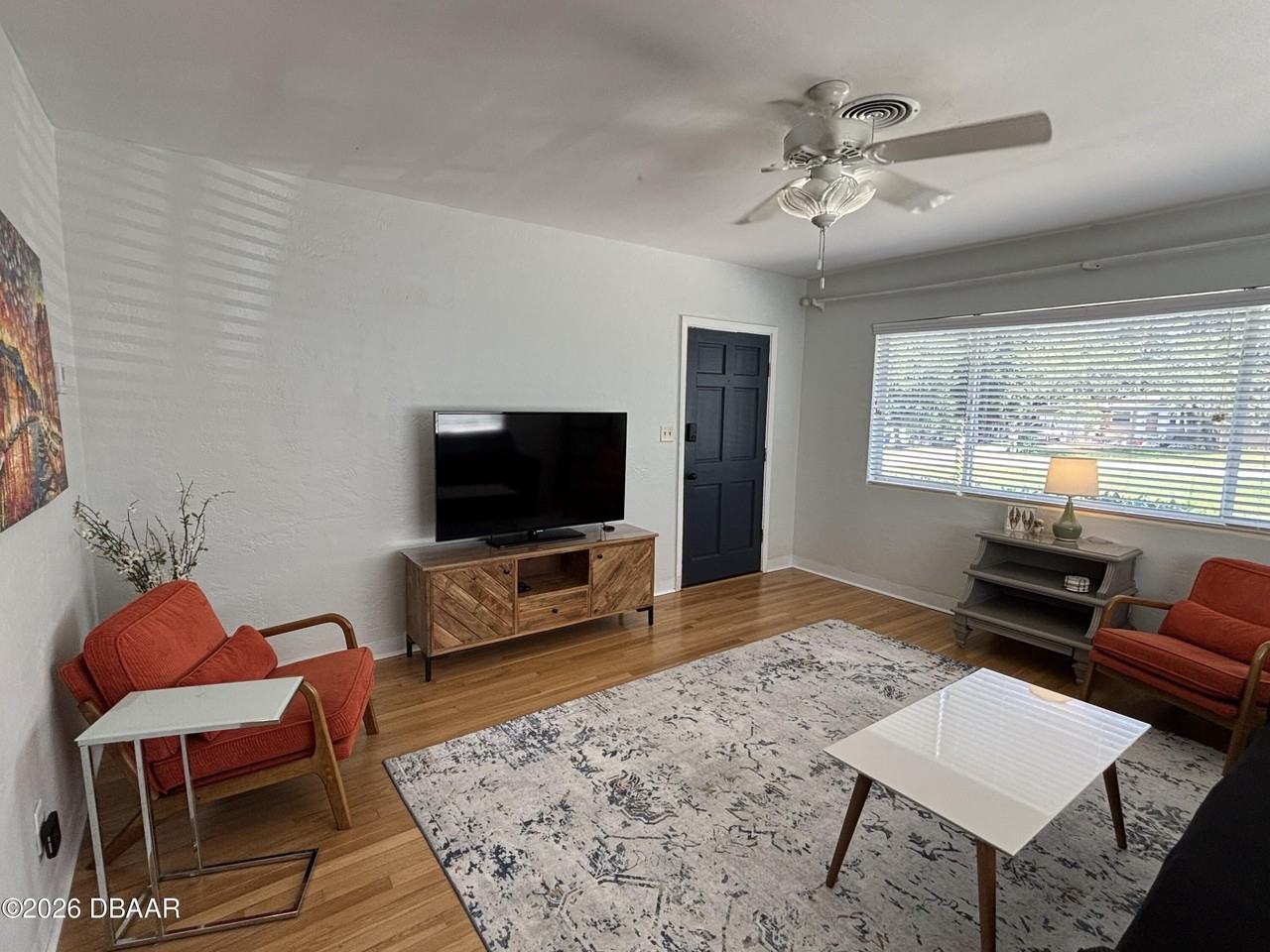 43 Warwick Ave - Photo 4 of 34