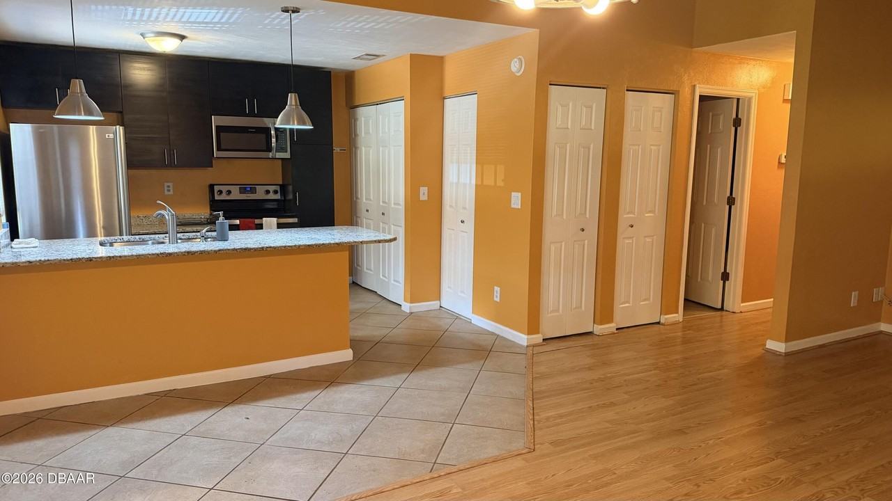1681 Spring Garden Ct - Photo 3 of 20