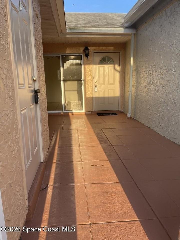 1495 Malibu Cir Ne - Photo 4 of 23