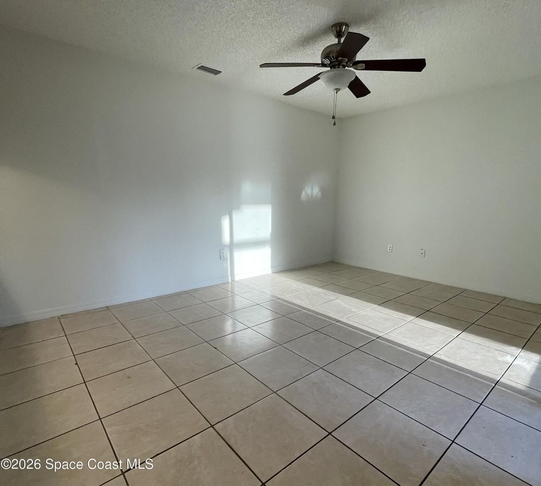 1495 Malibu Cir Ne - Photo 6 of 23