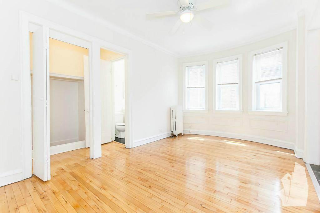 5516 N Kenmore Ave #203 - Photo 2 of 10