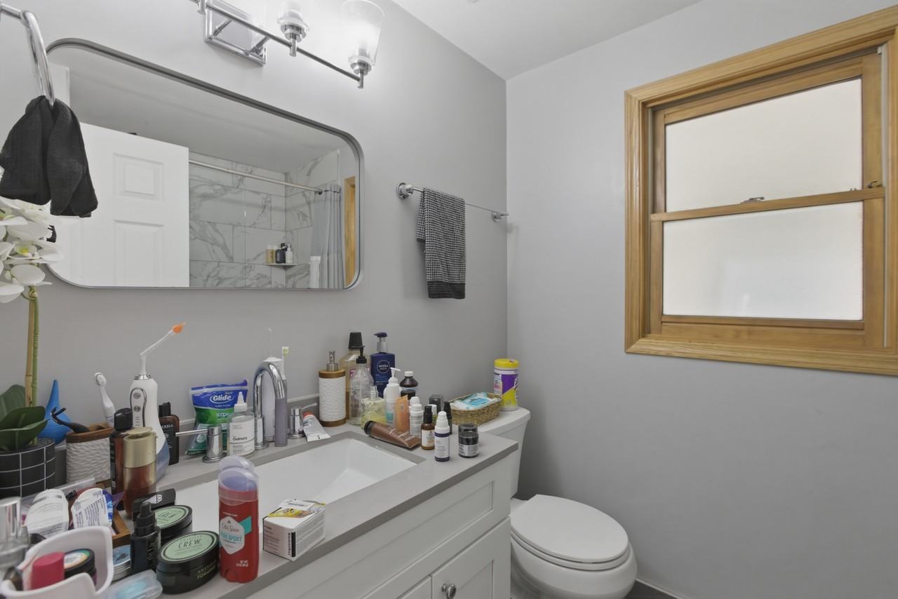 2033 W Huron St #2 - Photo 7 of 12