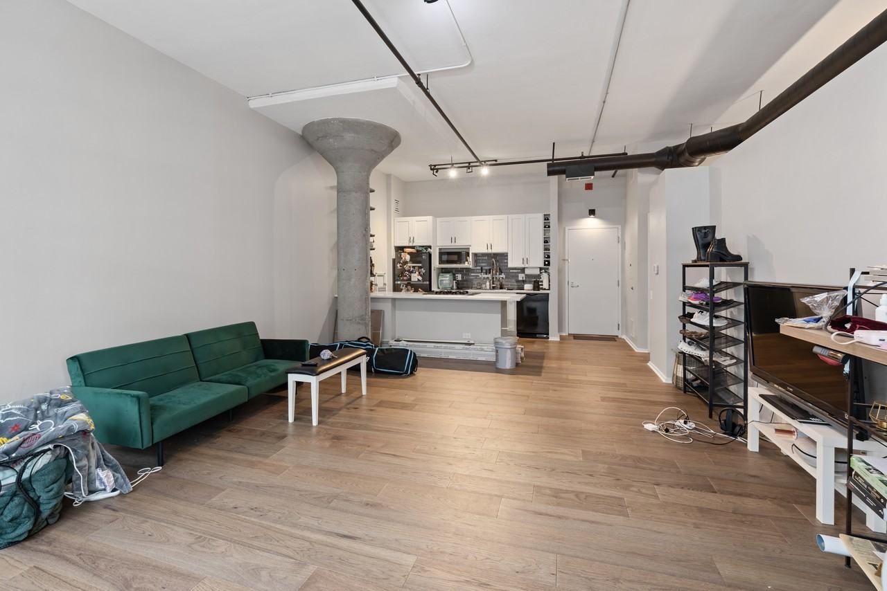 130 S Canal St #612 - Photo 7 of 20