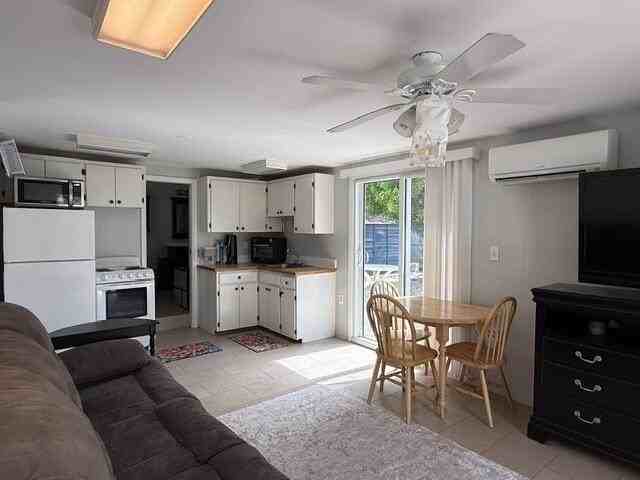 577 Boyd Dr - Photo 3 of 11