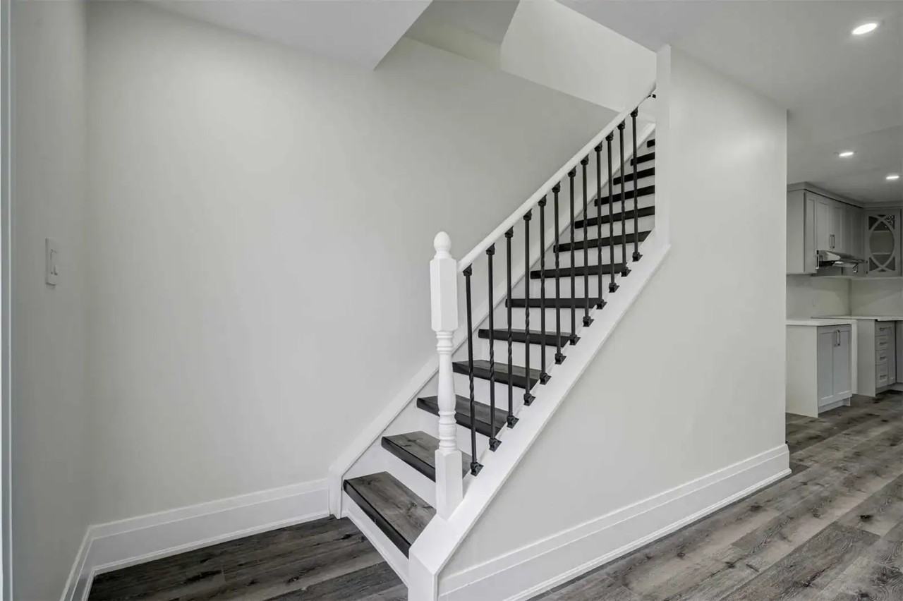 205 Hunter Street East - Photo 6 of 10