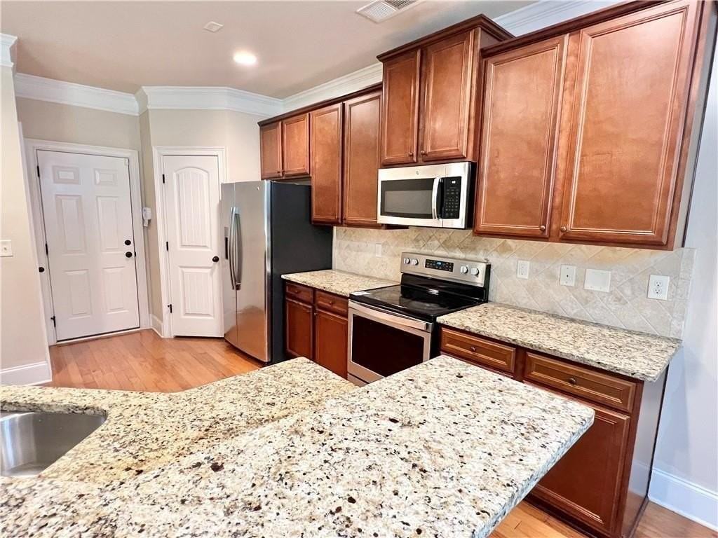 590 Summerstone Ln - Photo 2 of 7