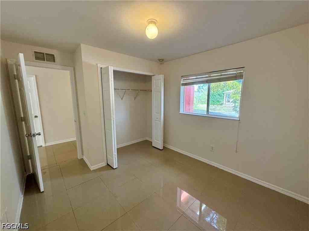 10741 Robinson St - Photo 3 of 10