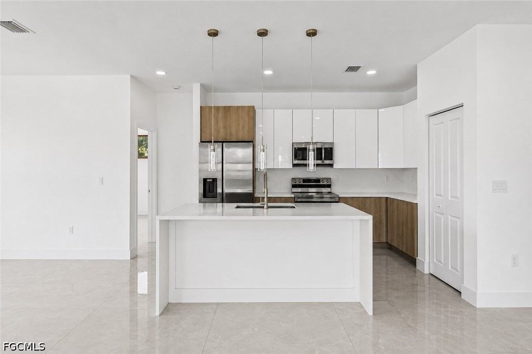 3001 Unice Ave S - Photo 7 of 26