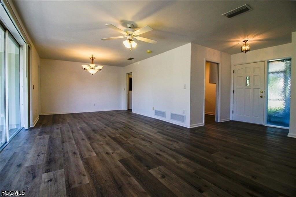 5302 Malibu Ct - Photo 3 of 19