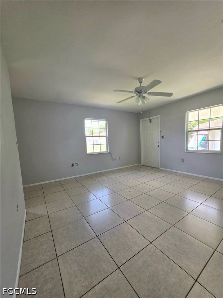 5626 6th Ave - Photo 4 of 11