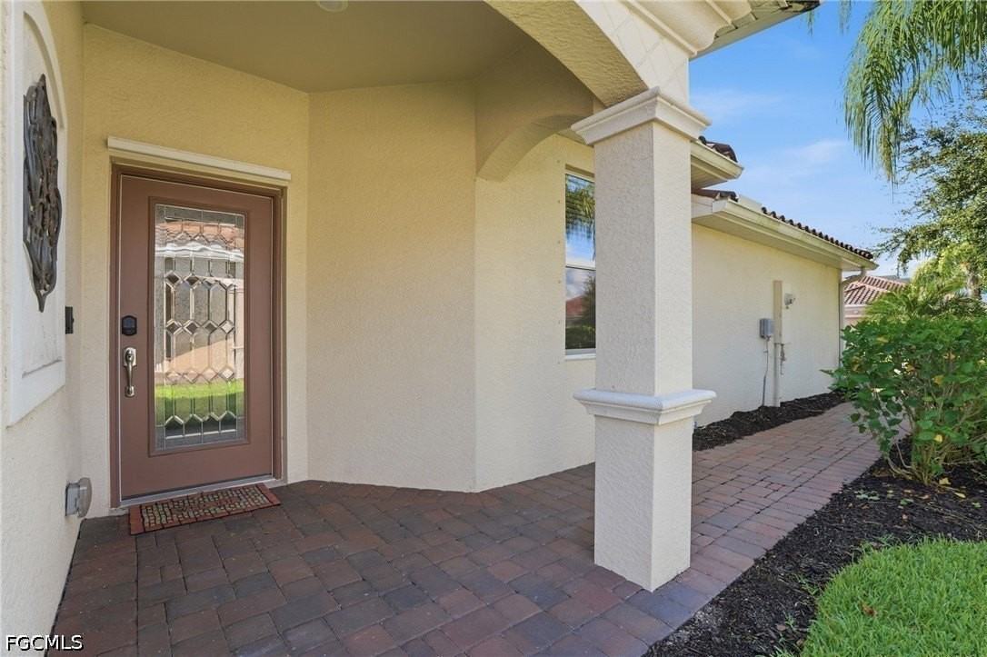 1835 Alameda Dr - Photo 2 of 33