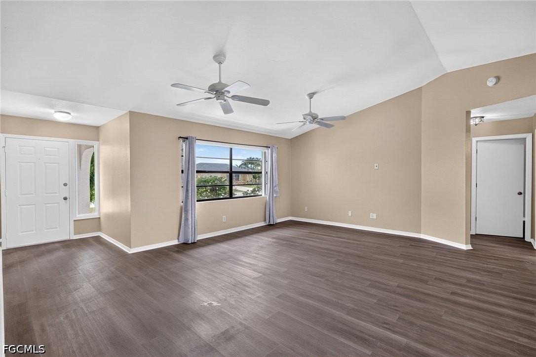 718 Sw 35th Ter - Photo 4 of 23