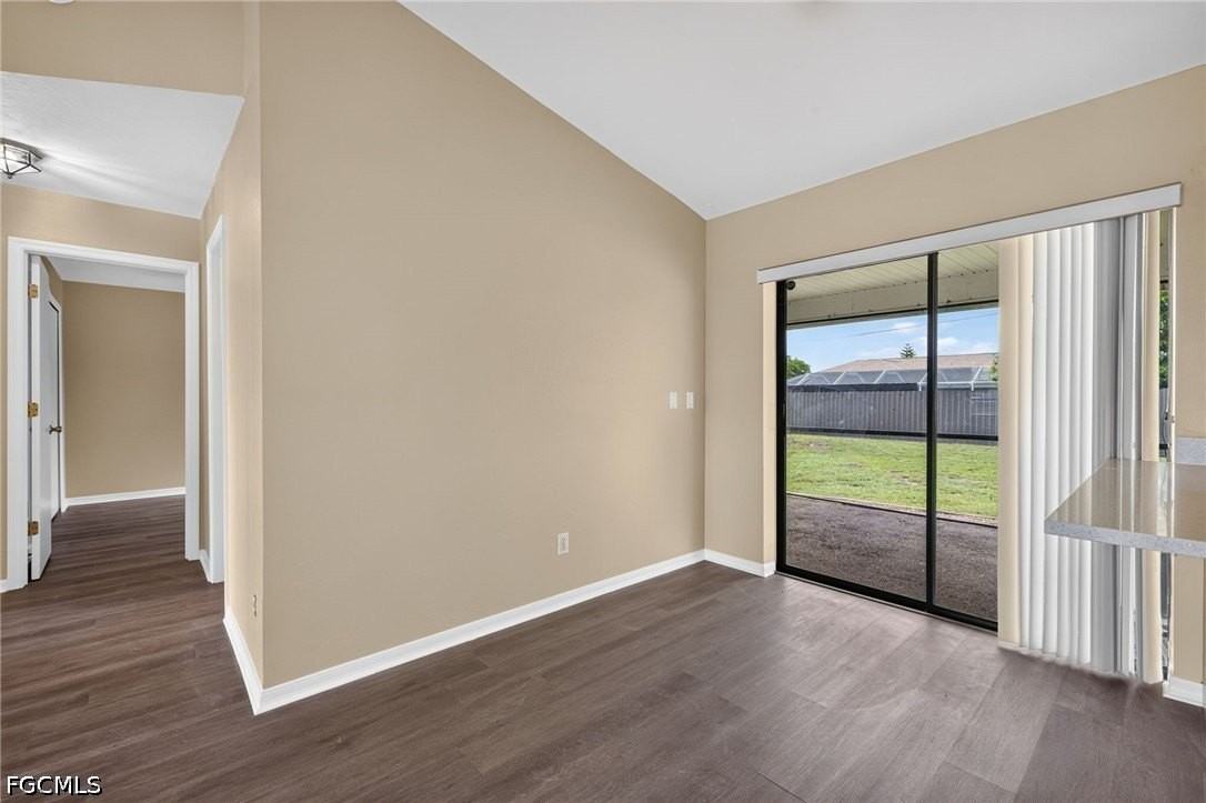 718 Sw 35th Ter - Photo 6 of 23