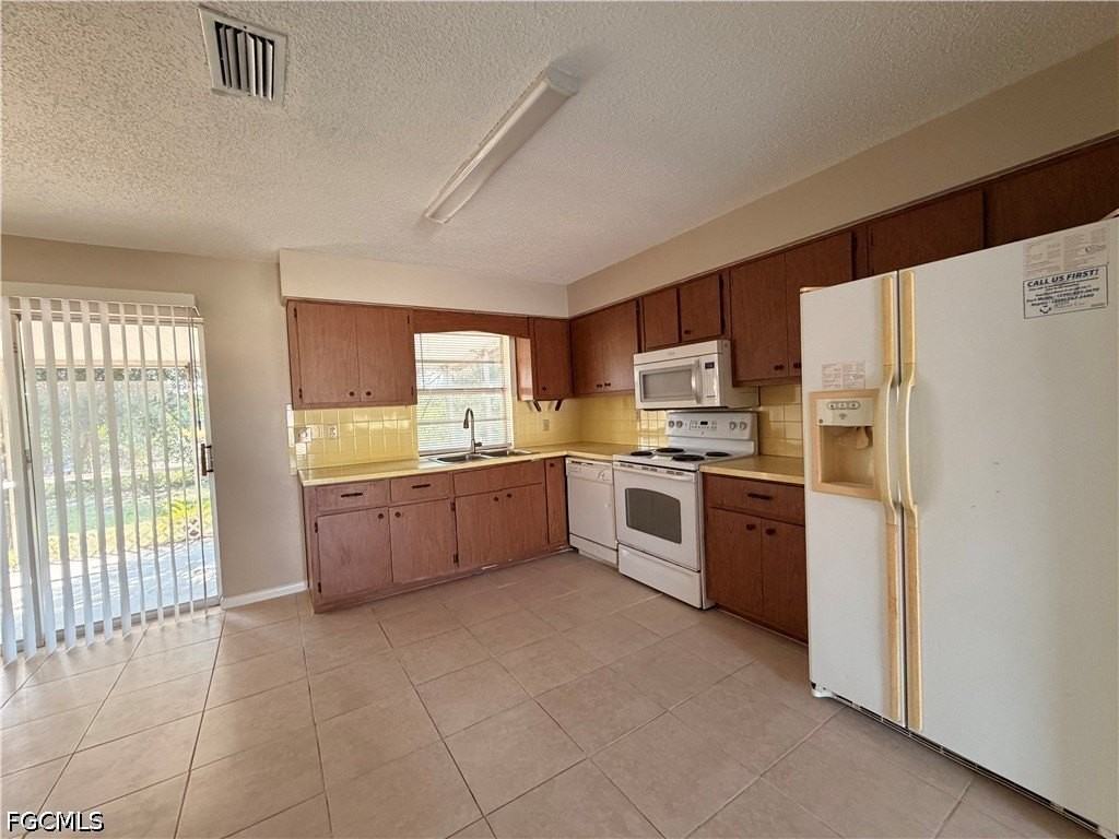 18433 Iris Rd - Photo 4 of 16