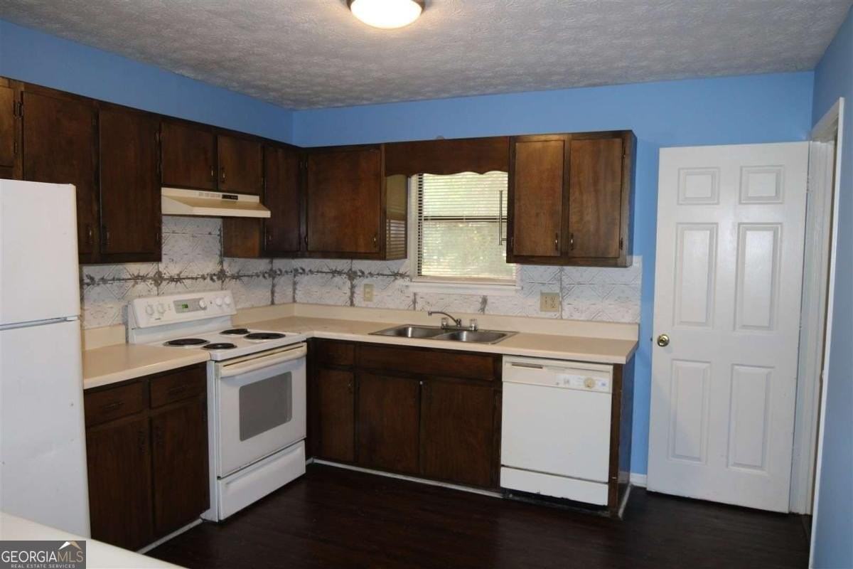 105 Bristlecone Ct - Photo 5 of 17