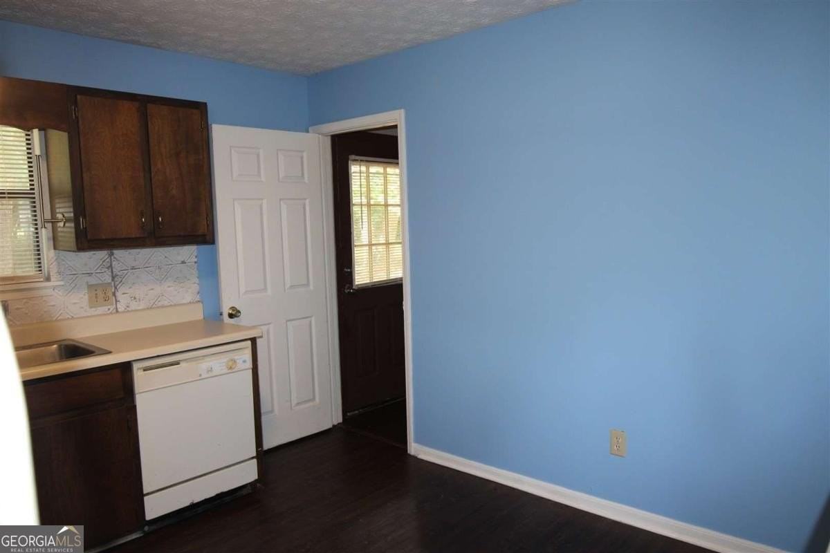 105 Bristlecone Ct - Photo 6 of 17