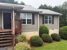 featured image of 683 Grant St #I