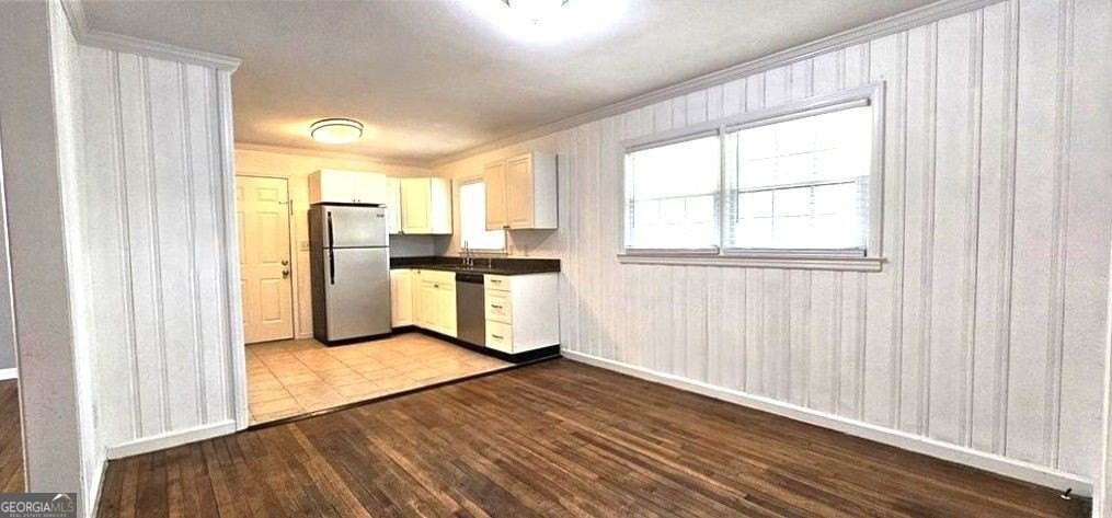 2833 Rockcliff Rd Se - Photo 3 of 18