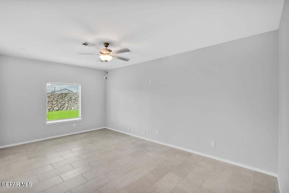 12661 Kingsbury Ave - Photo 6 of 15
