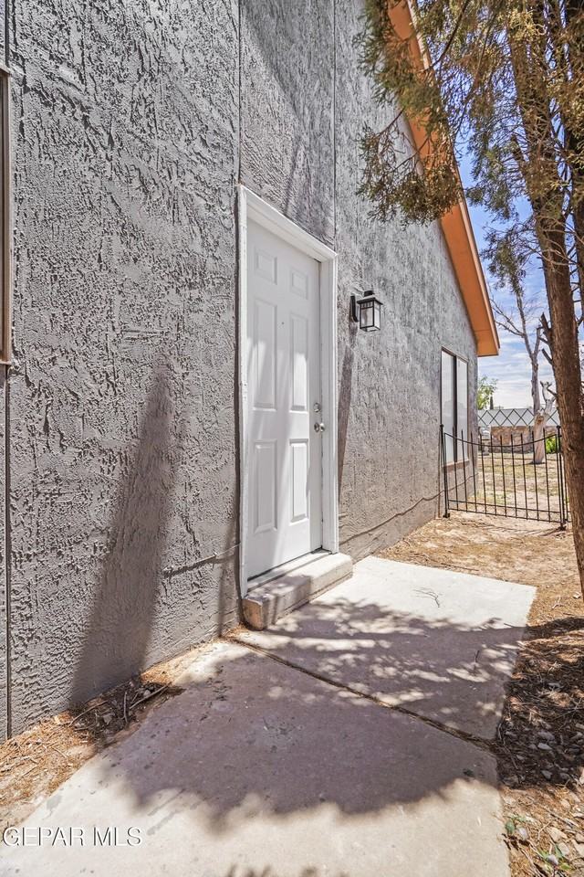 10720 Chert St - Photo 5 of 31