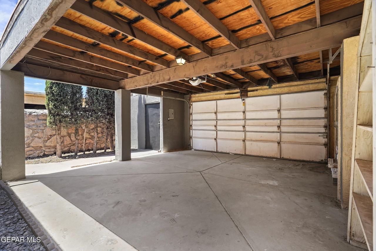 10720 Chert St - Photo 7 of 31