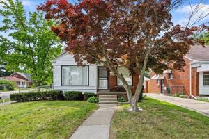 featured image of 19953 Regent Dr