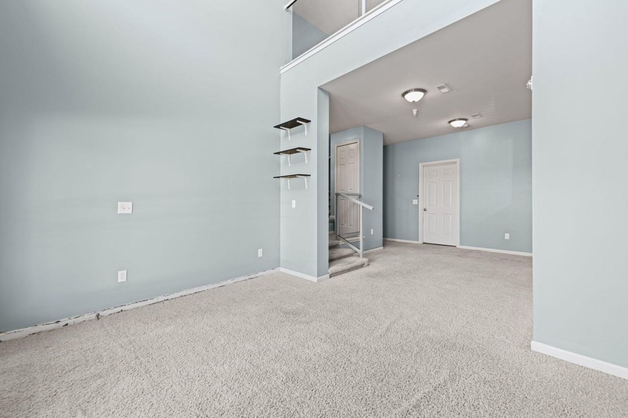 3326 Hilton Rd - Photo 2 of 34