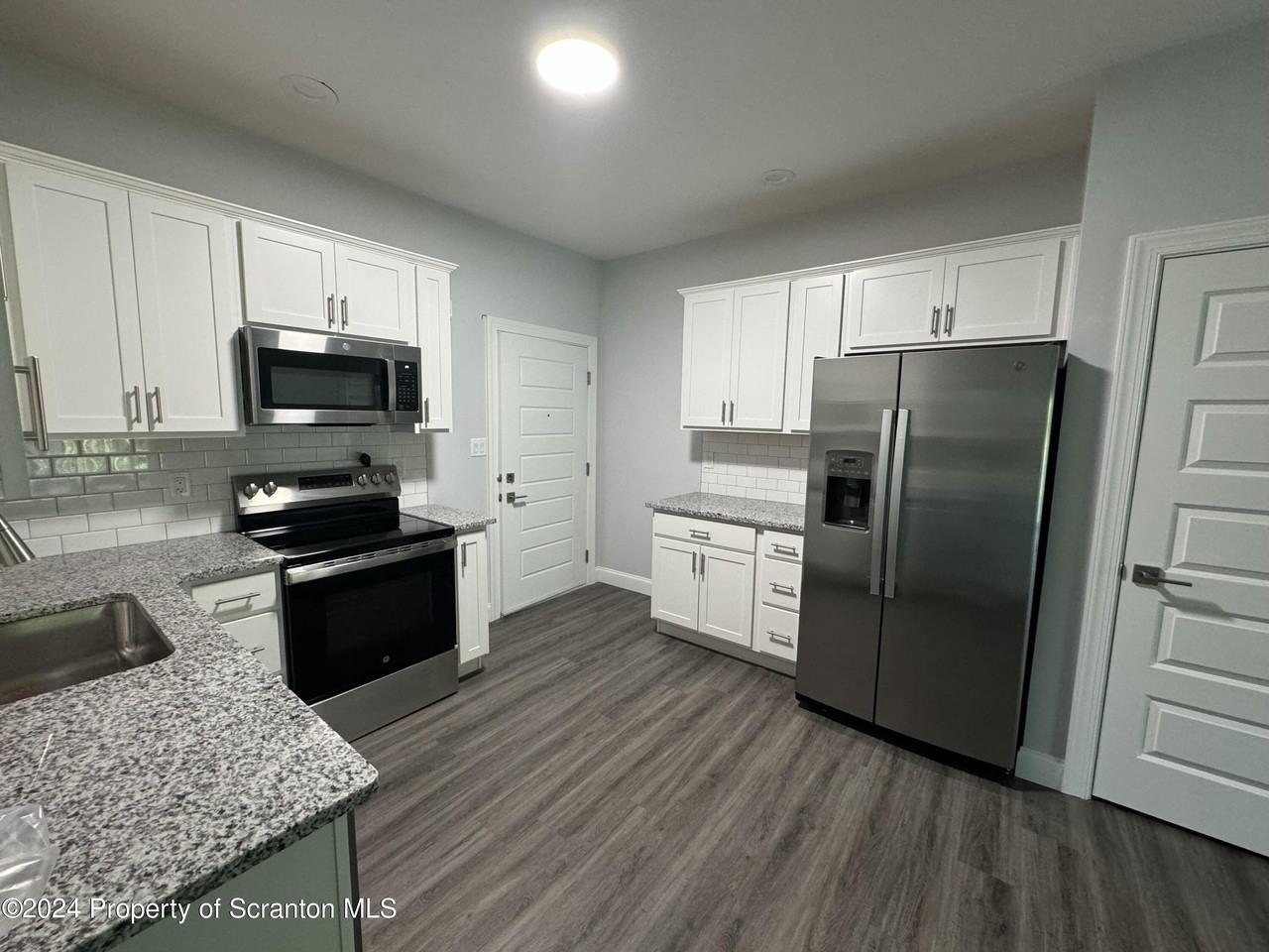 104 Circle Drive - Photo 6 of 31