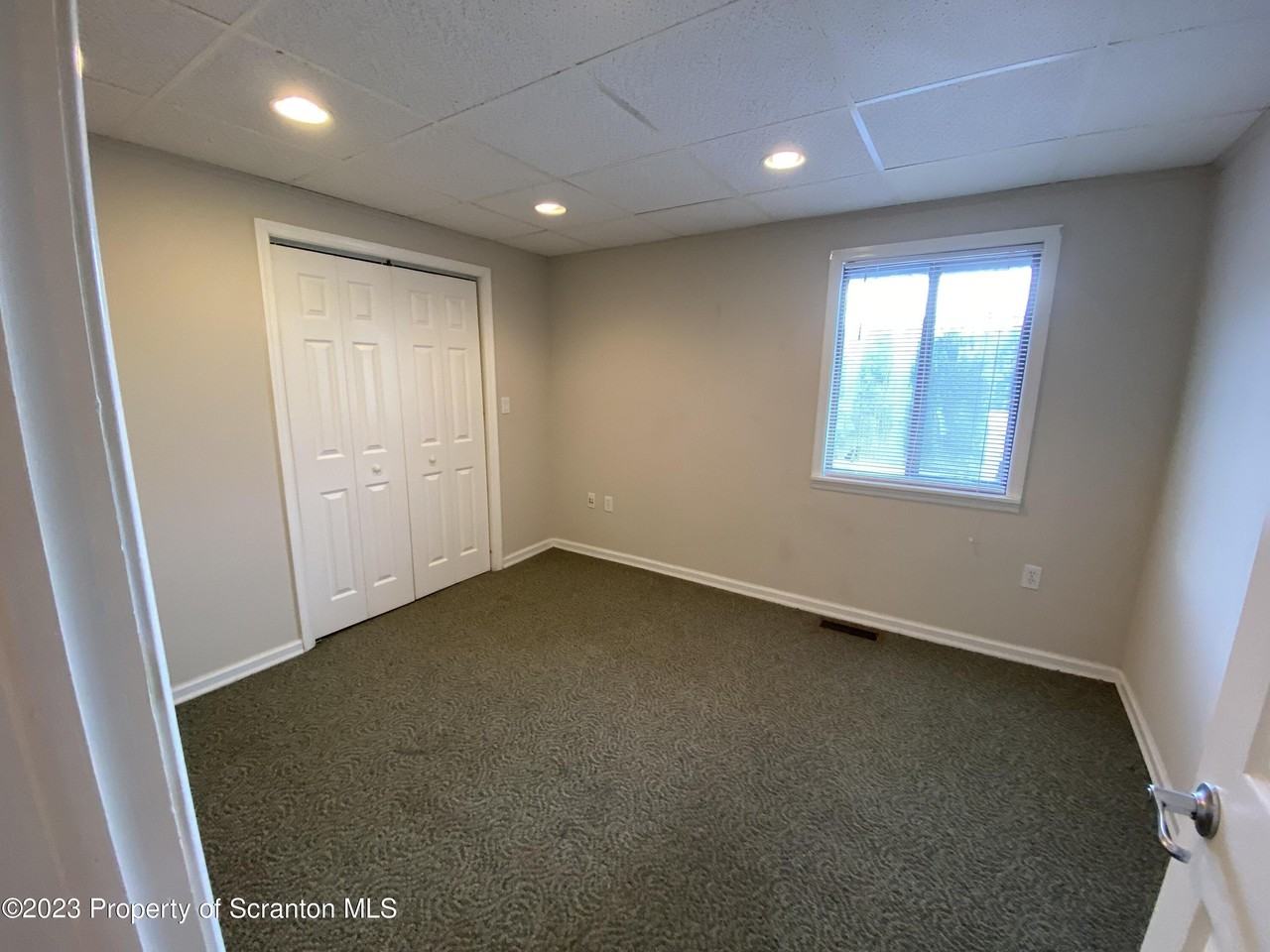440 Larch St - Photo 6 of 9