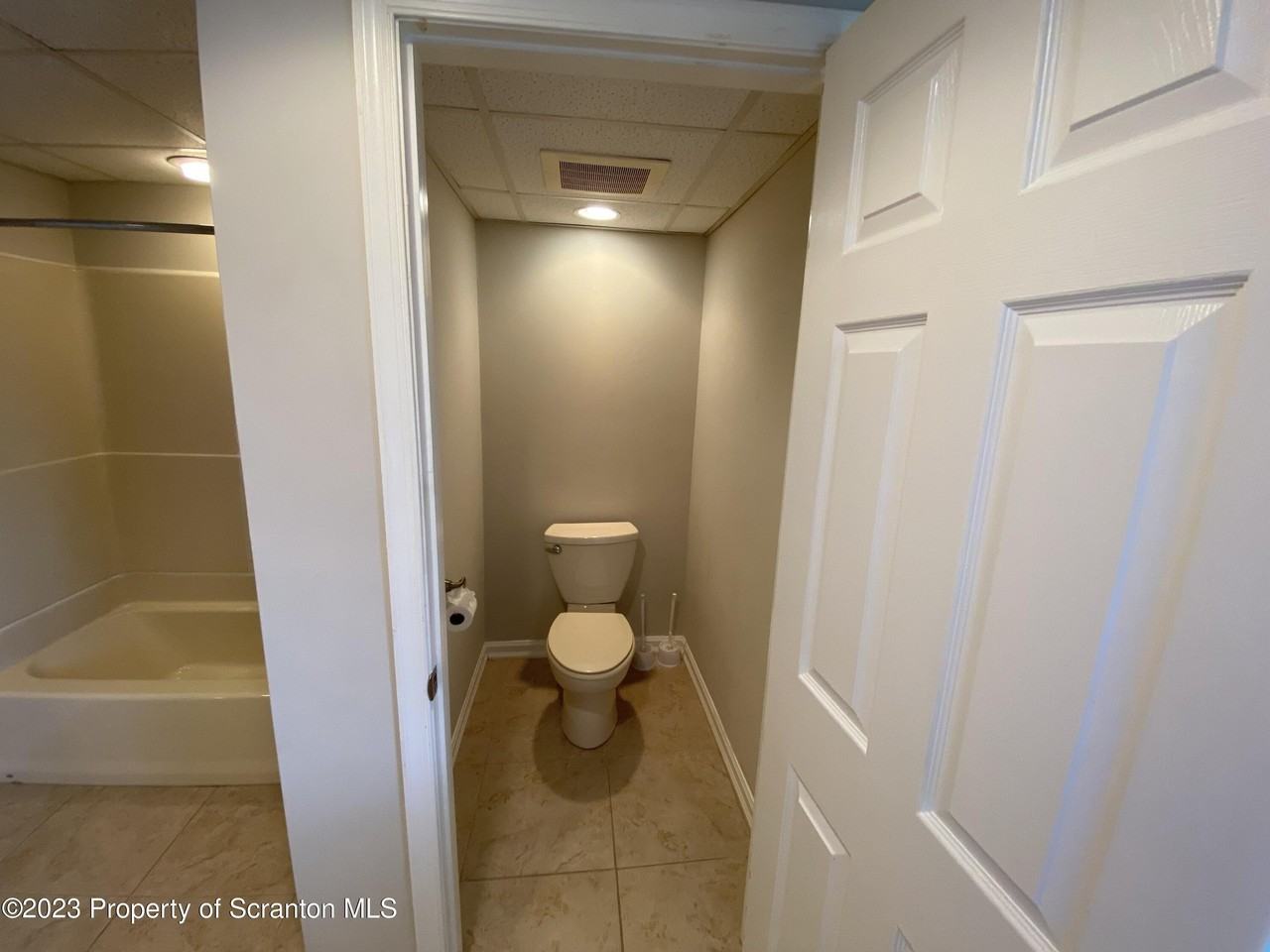 440 Larch St - Photo 7 of 9